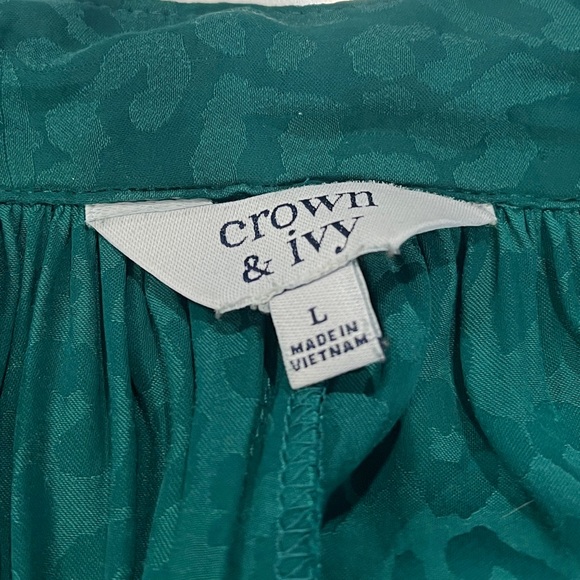 Nice blouse! - Picture 5 of 8